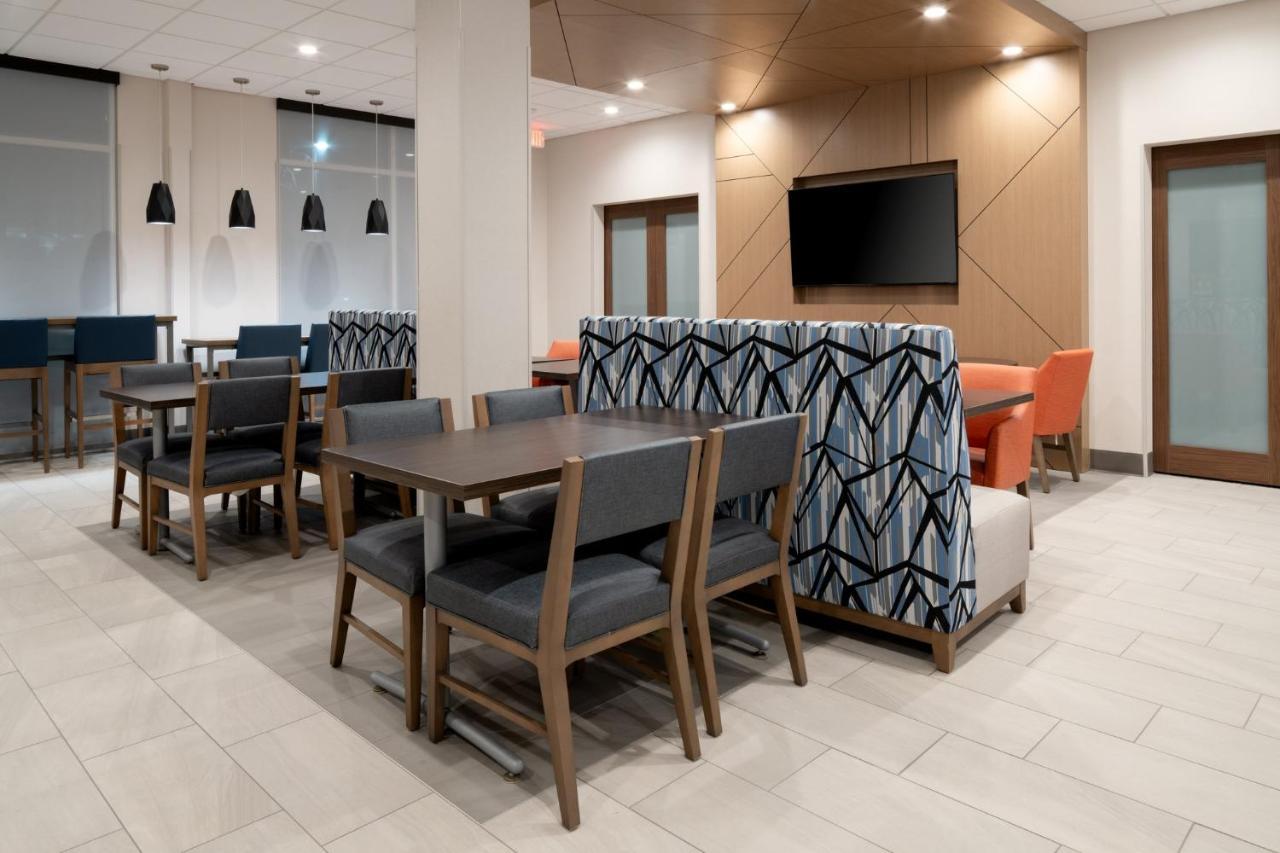 Holiday Inn Express & Suites - Hollister By Ihg 외부 사진