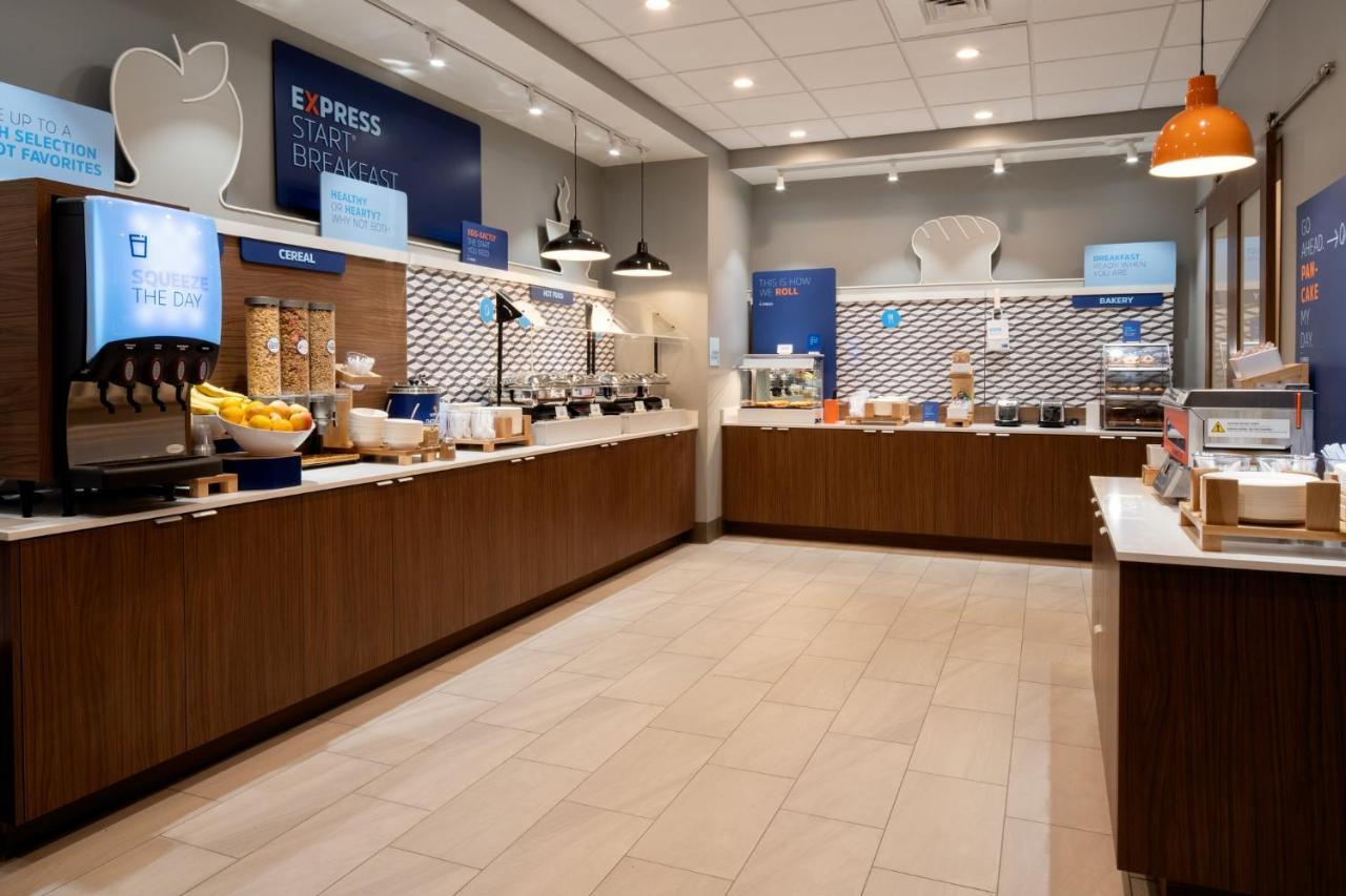 Holiday Inn Express & Suites - Hollister By Ihg 외부 사진