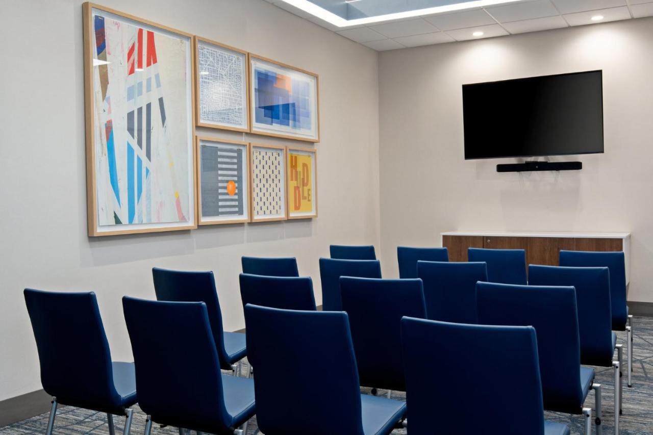 Holiday Inn Express & Suites - Hollister By Ihg 외부 사진